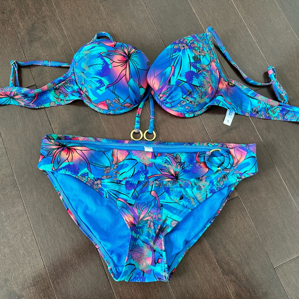 Brand: La Vie En Rose 2 Piece Swim Suit (Top & Bottom) | Size S